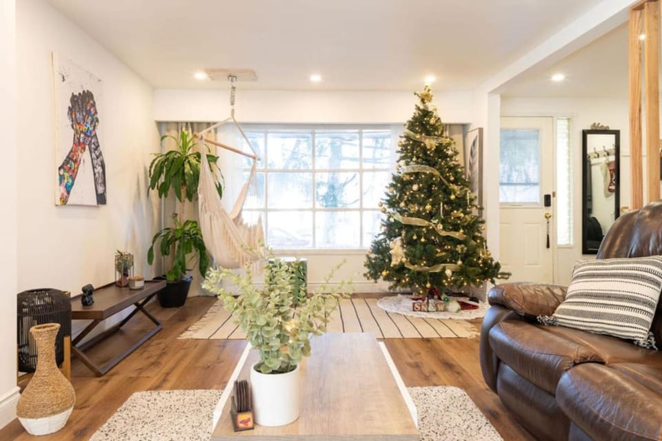 Tropical and Modern Family Duplex) House in Waterloo