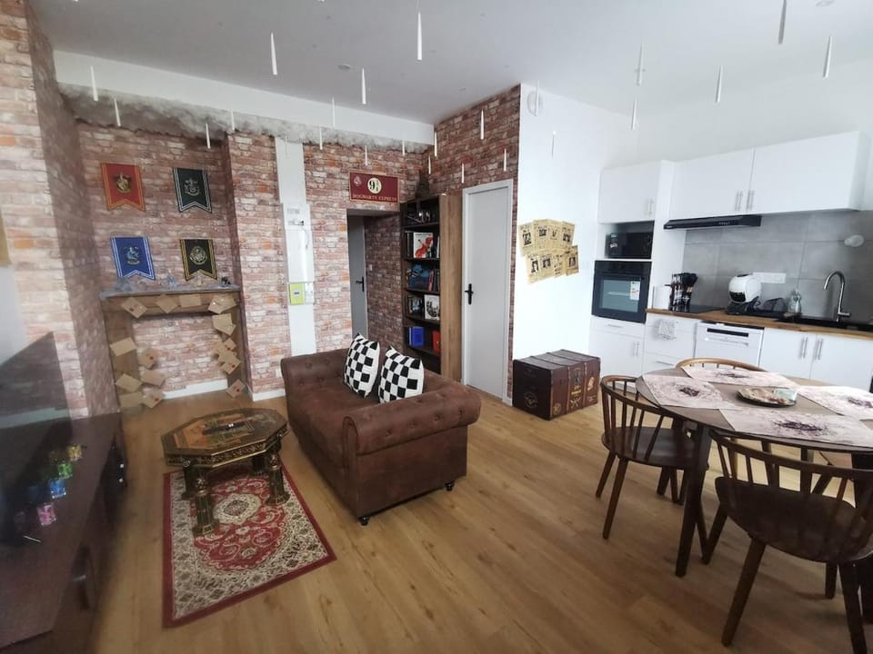 Kitchen or kitchenette, Living room