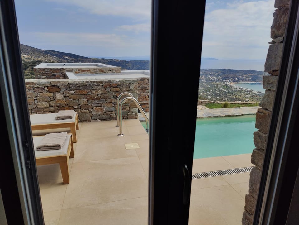 Balcony/Terrace, sunbed