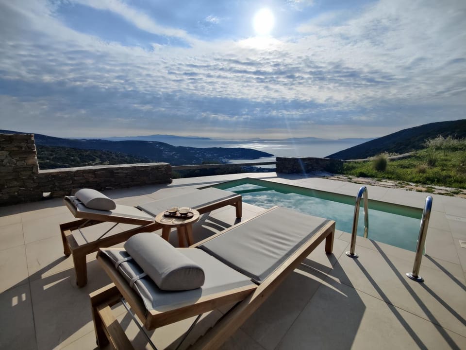 Swimming pool, sunbed
