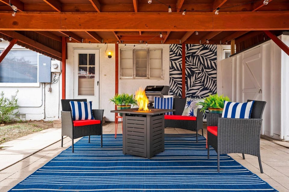 Fairway Bungalow Pet-Friendly w Enclosed Yard House in Colorado Springs