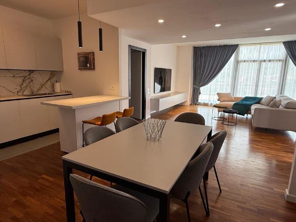 Living room, Seating area, Dining area
