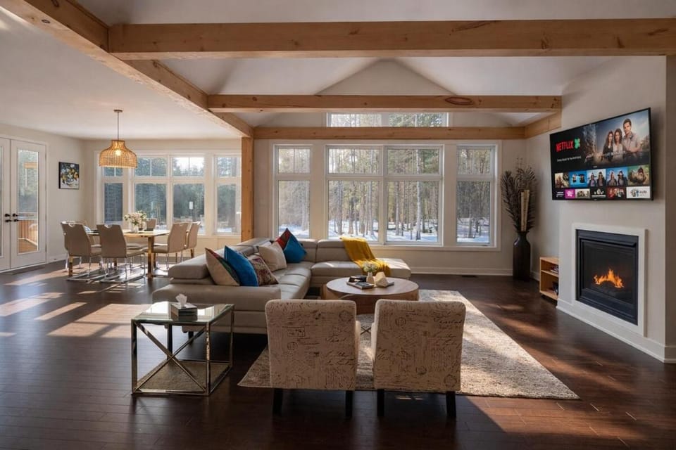 Communal lounge/ TV room, TV and multimedia, Living room
