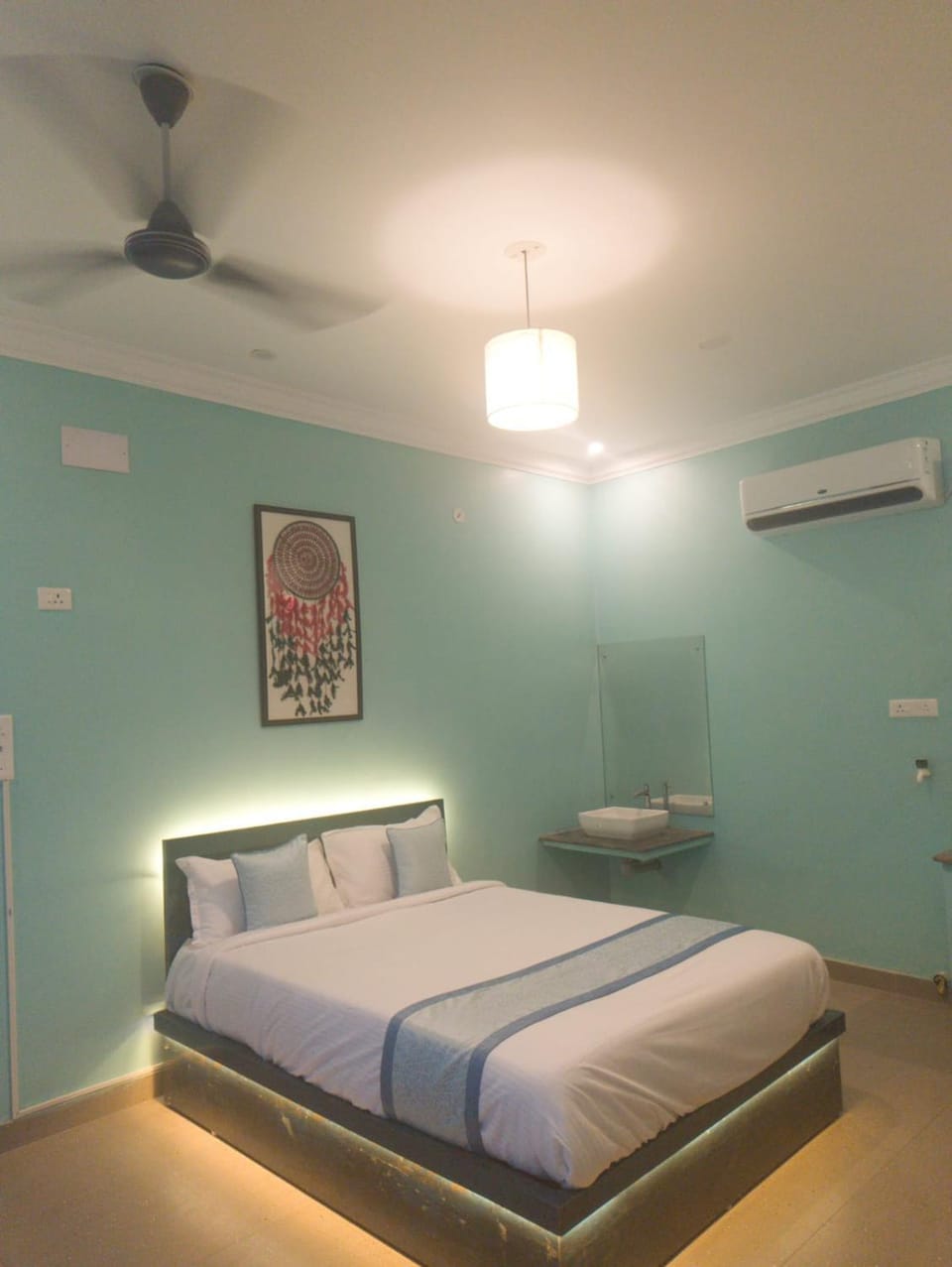 Bed, Photo of the whole room, Bedroom, air conditioner