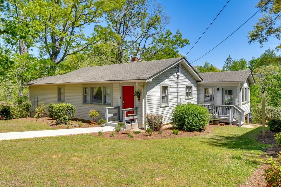Near Horse Shows and Events! Blissful Tryon Cottage House in Tryon