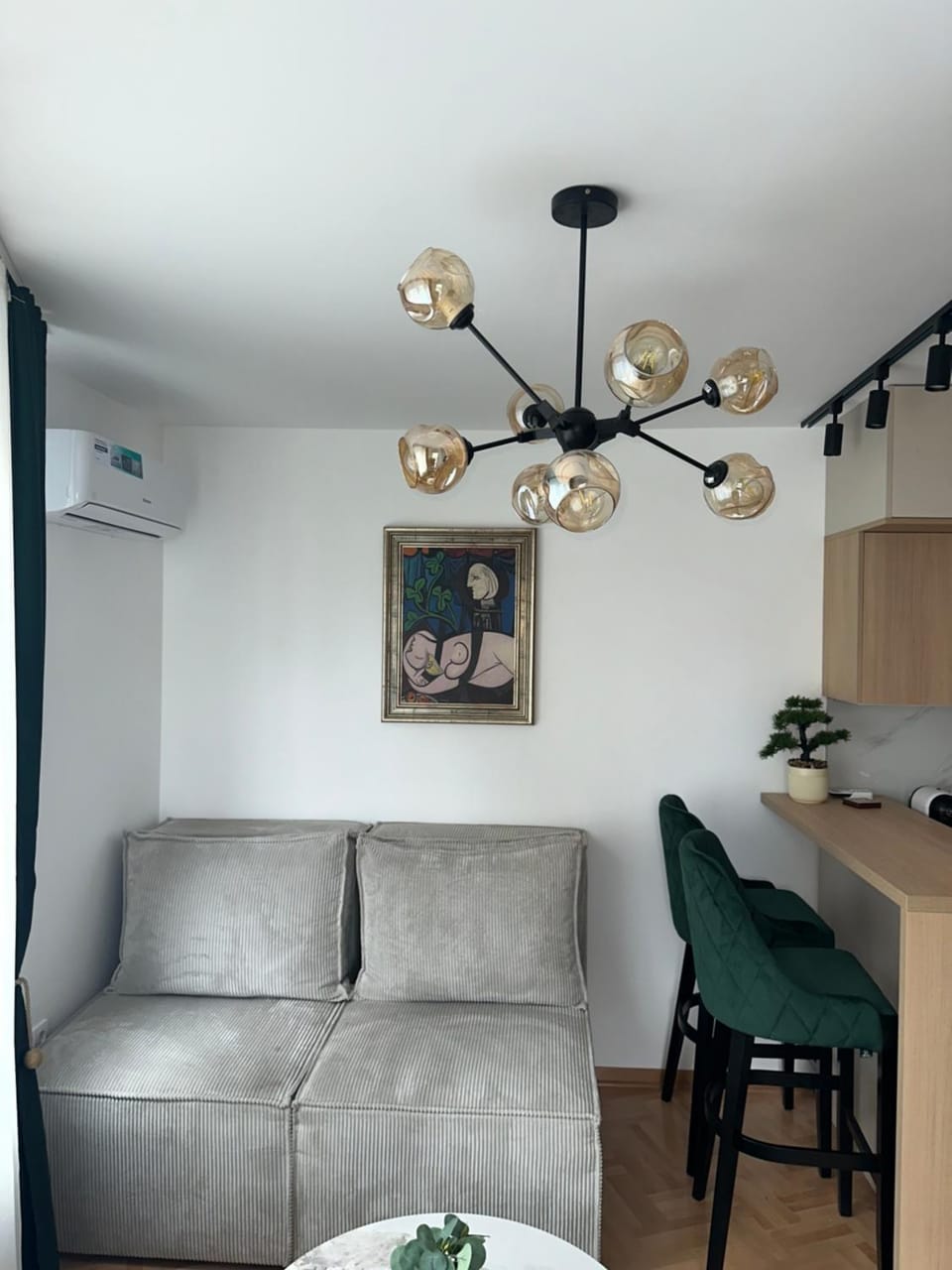 Eva Apartment - City Center, Free Garage Parking & Balcony View Apartment in Serbia