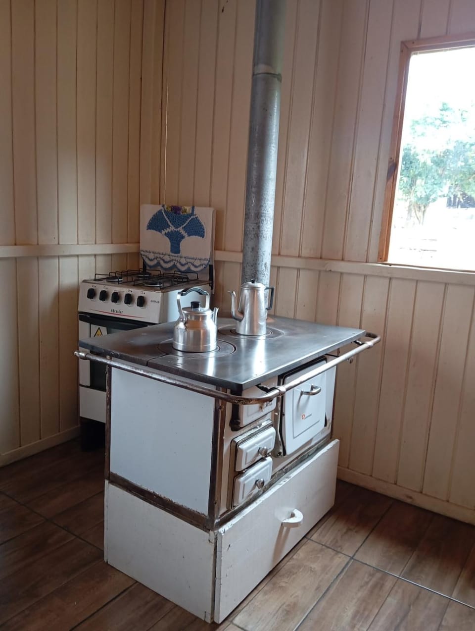 Kitchen or kitchenette, stove