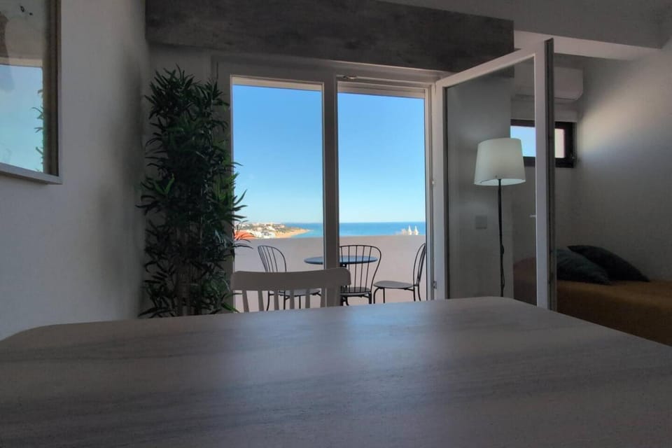 2D Stunning views over Albufeira Apartment in Guia