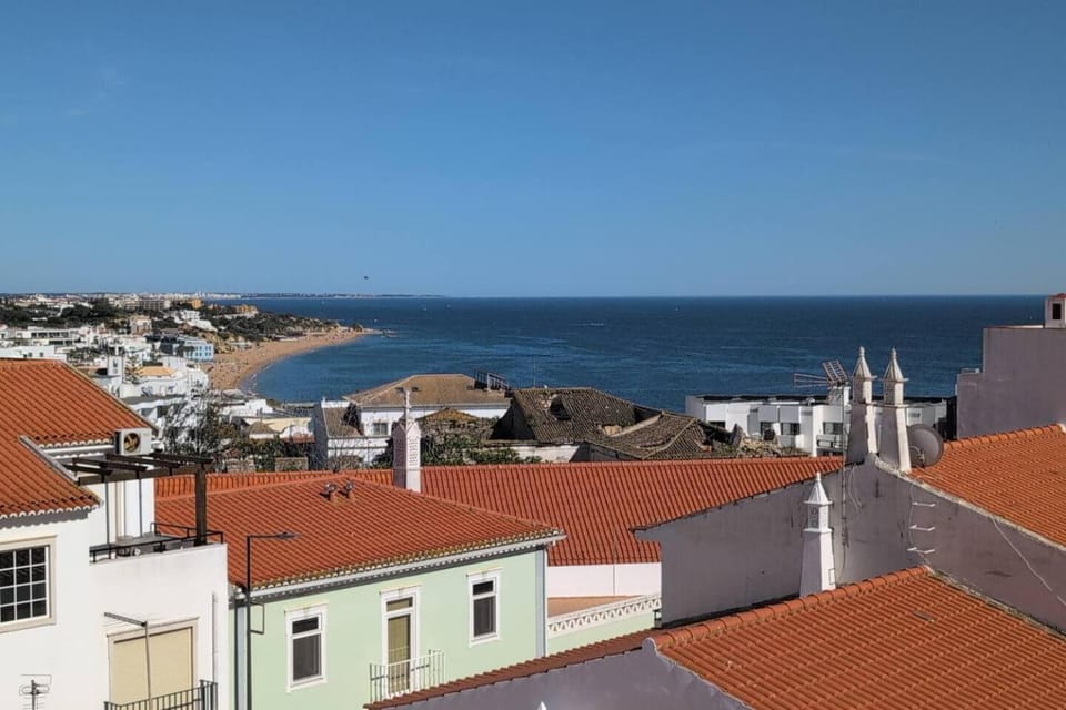 2D Stunning views over Albufeira Apartment in Guia