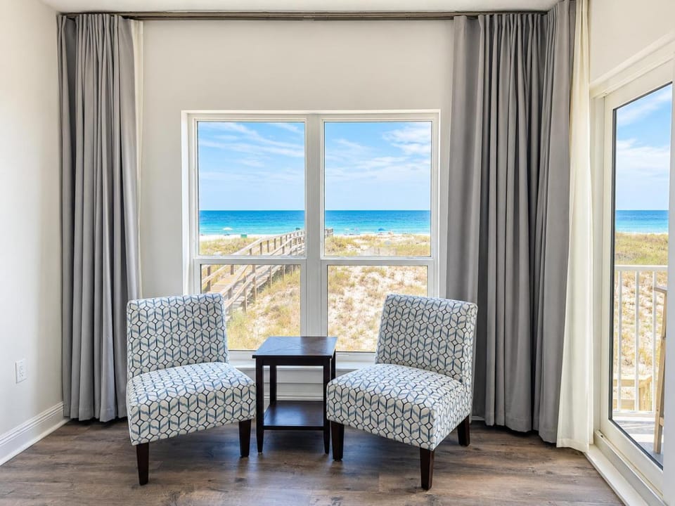 Perdido Key Beachfront 4BR Sleeps 12 Steps to the Beach Sweeping Gulf View House in Ono Island