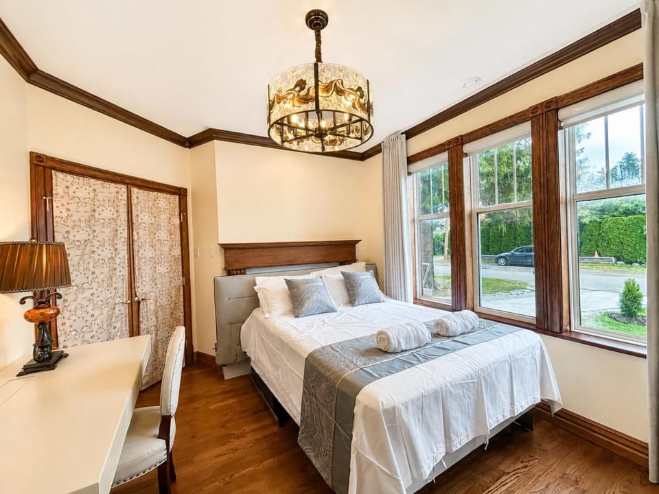 Cozy Queen Room in Quiet Richmond McNair Area Bed and Breakfast in Richmond