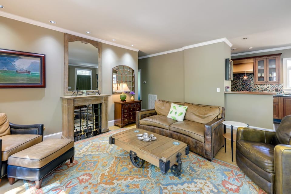 On-Site Creek! Peaceful Wooded Retreat in Havelock House in North Carolina