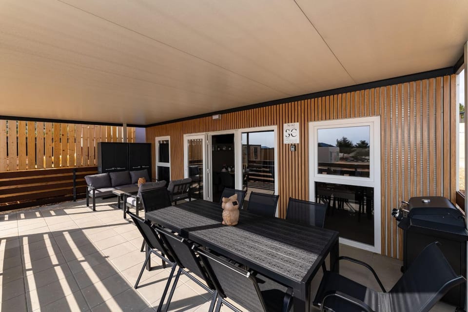 Balcony/Terrace, Seating area, Dining area, Evening entertainment