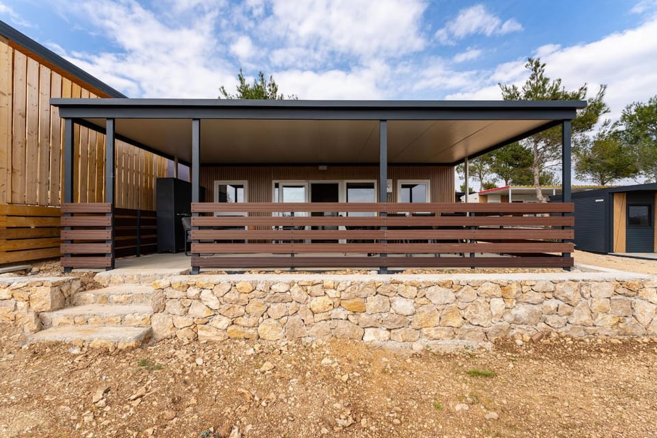 Property building, Patio, Day