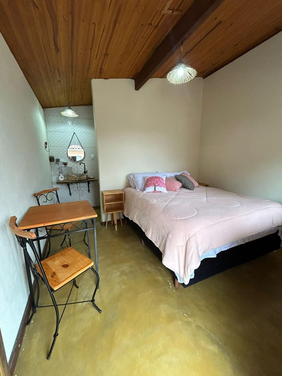 Photo of the whole room