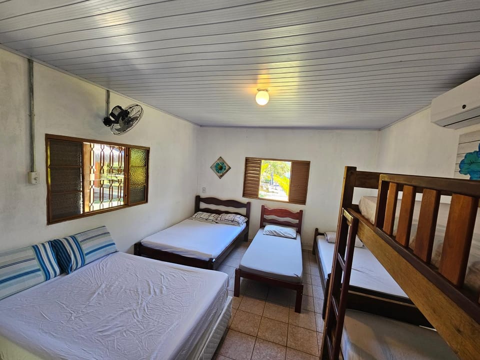 FAZENDA PARA 25 COM PISCINA AQUECIDA e ÁREA GOURMET Villa in Sao Jose dos Campos