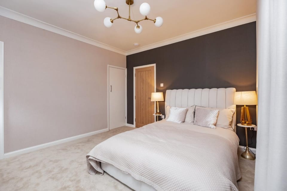 Brentwood Retreat House in Brentwood