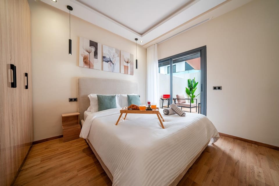 Photo of the whole room, Bedroom
