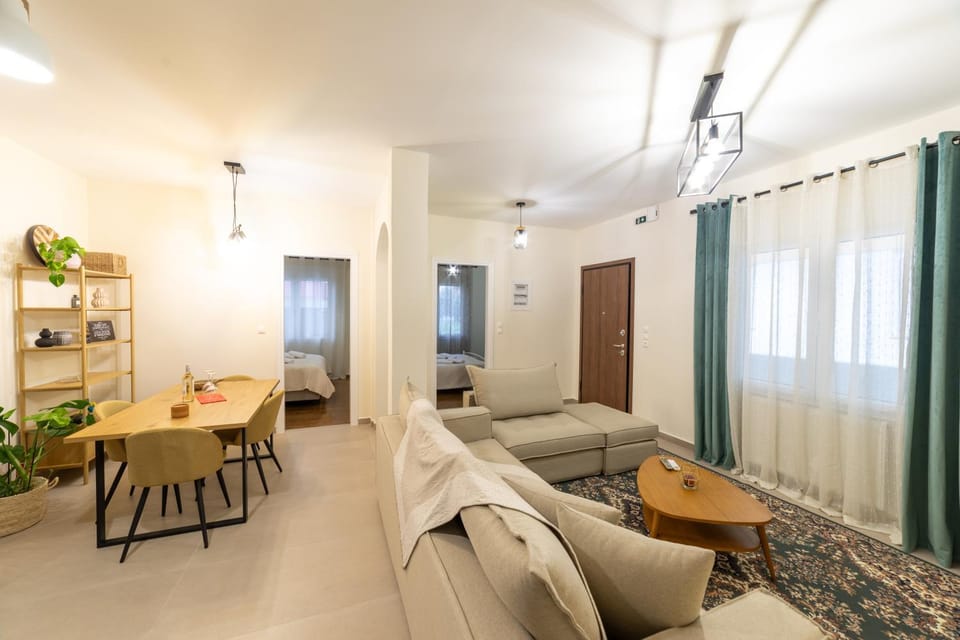 Kariatides Apartment in Arcadia, Greece