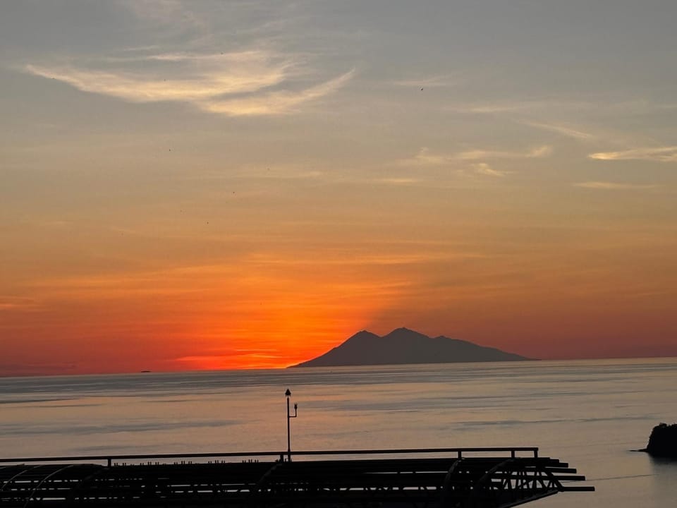 Restaurant/places to eat, Natural landscape, Sea view, Swimming pool, Sunset