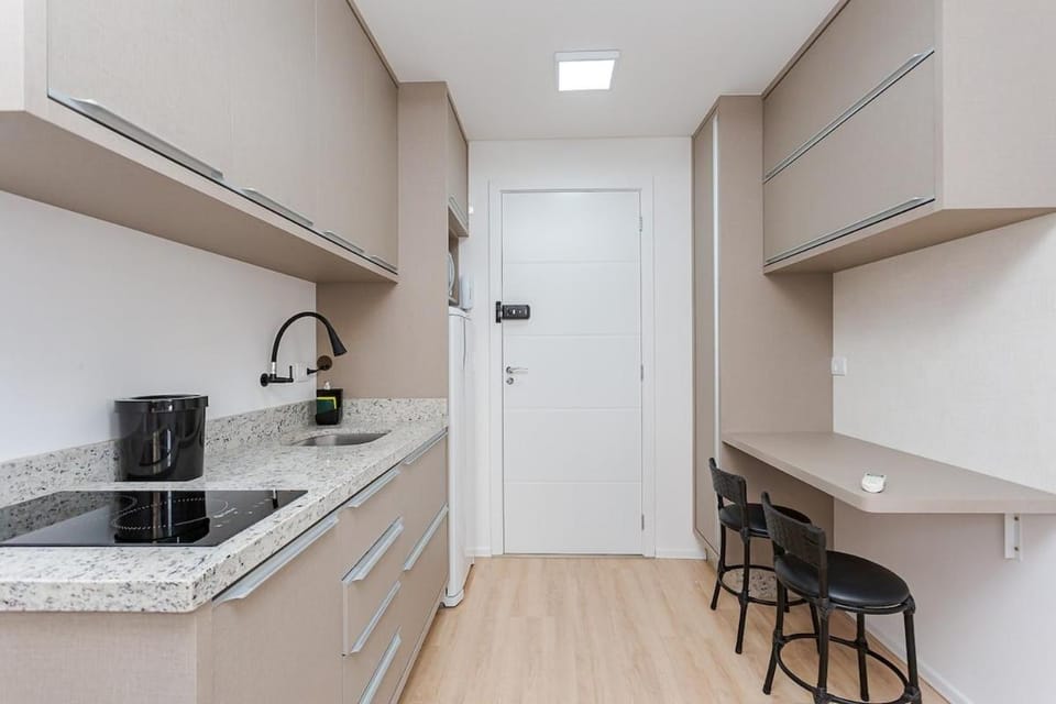 Apartamento 202 - New England · Studio com A/C, Piscina, Academia & Pet Friendly Apartment in Curitiba