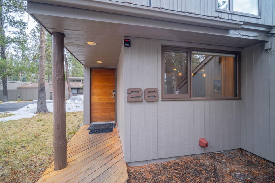 26 Meadow House Apartment in Sunriver