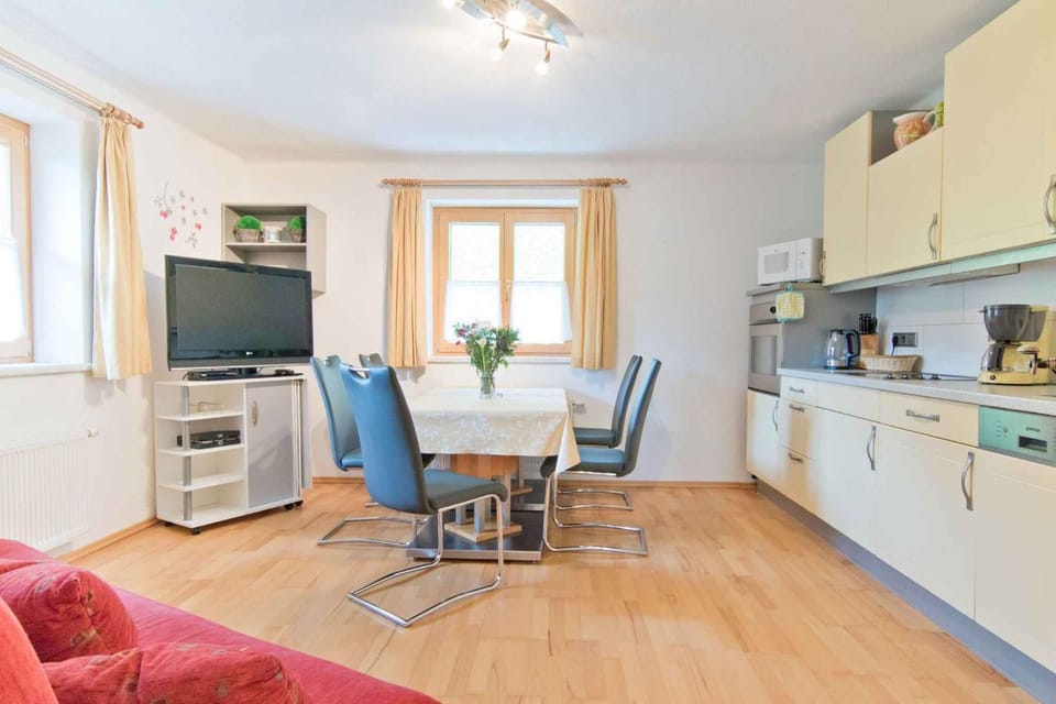 Coffee/tea facilities, Dining area
