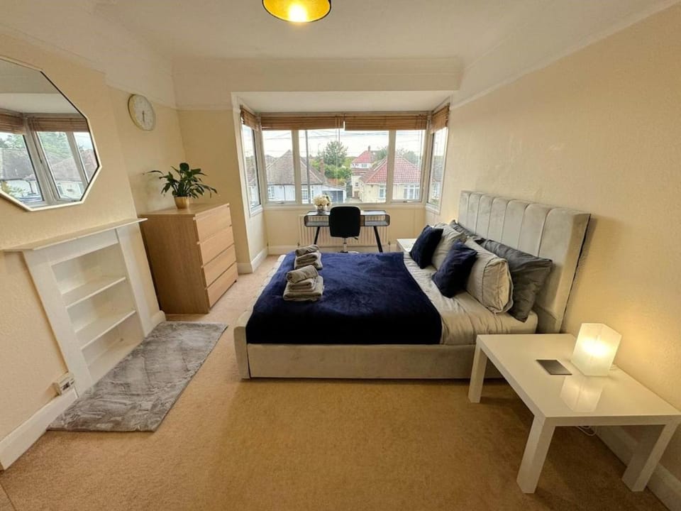 Bed, Bedroom