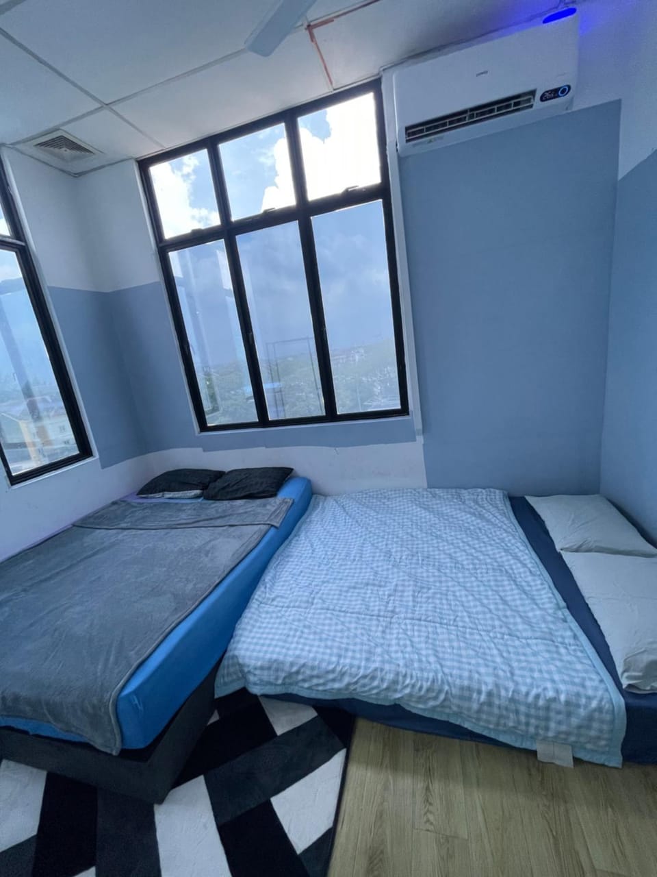 Top 1 Jb 5GWIFI 400mbps Room Bed and Breakfast in Johor
