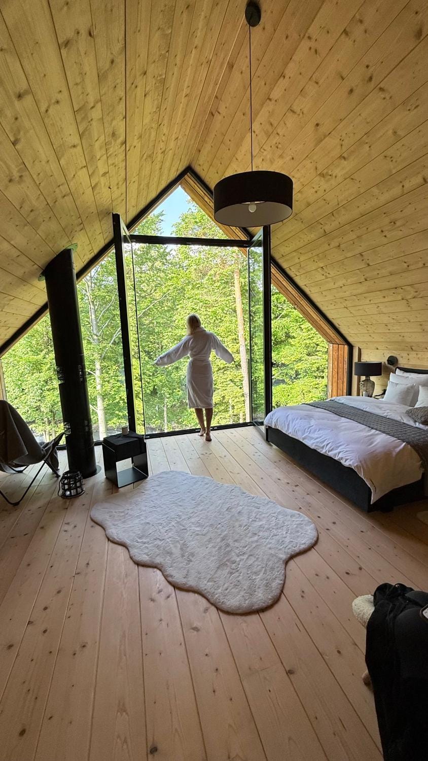 Natural landscape, Bedroom, Garden view, River view