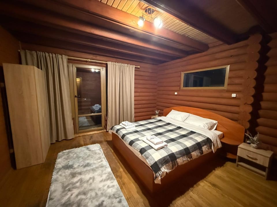 Адмірал House in Ukraine