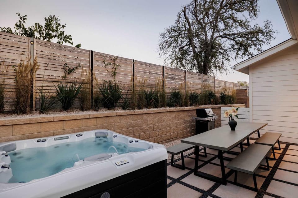 Luxe Two-Story Austin Retreat with Hot Tub House in Austin