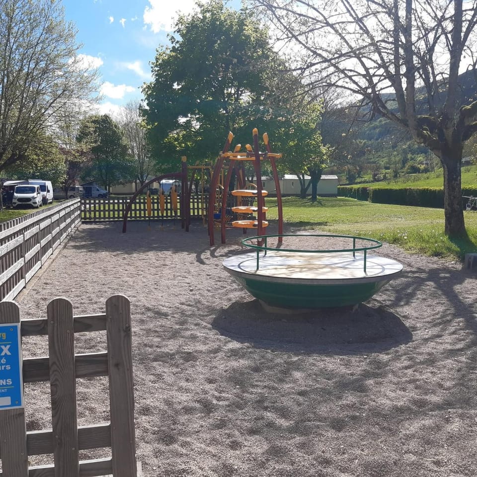 camping sous le moulin Campground/ 
RV Resort in Jura