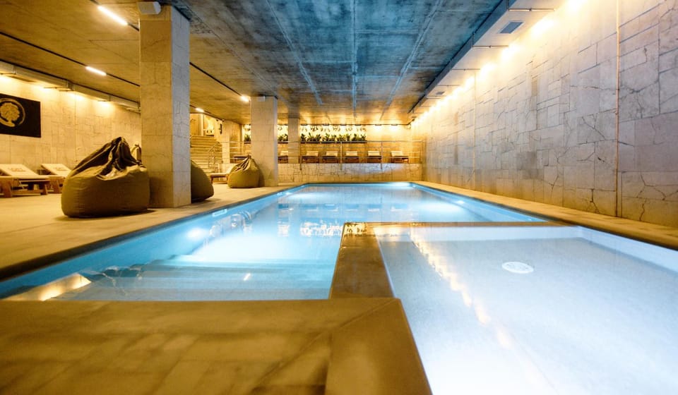 Spa and wellness centre/facilities, Seating area, Swimming pool, Swimming pool