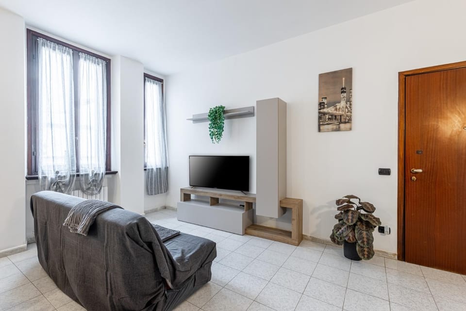 Communal lounge/ TV room, TV and multimedia, Living room, Seating area, Evening entertainment