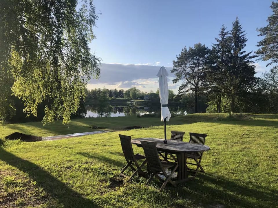 Natural landscape, Garden, Dining area, Garden view, Lake view