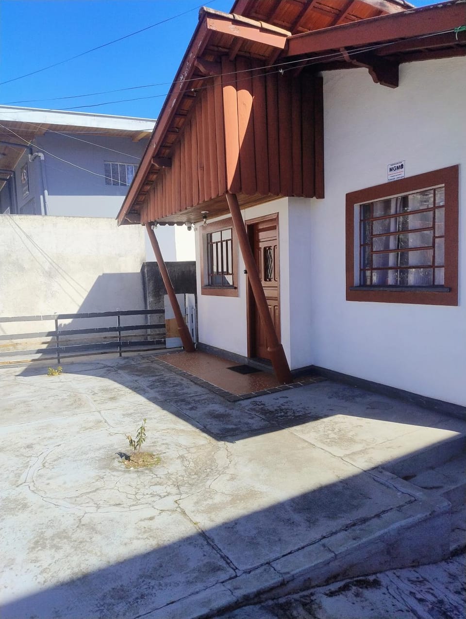 Facade/entrance