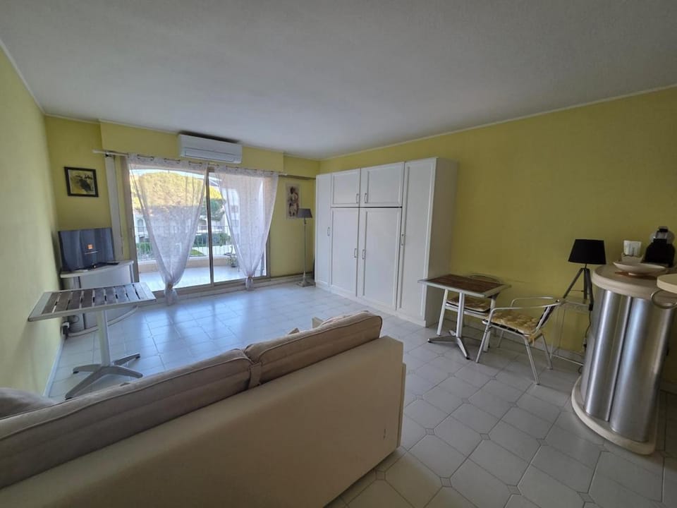 Quiet studio in Mandelieu-la-Napoule Apartment in Mandelieu-La Napoule