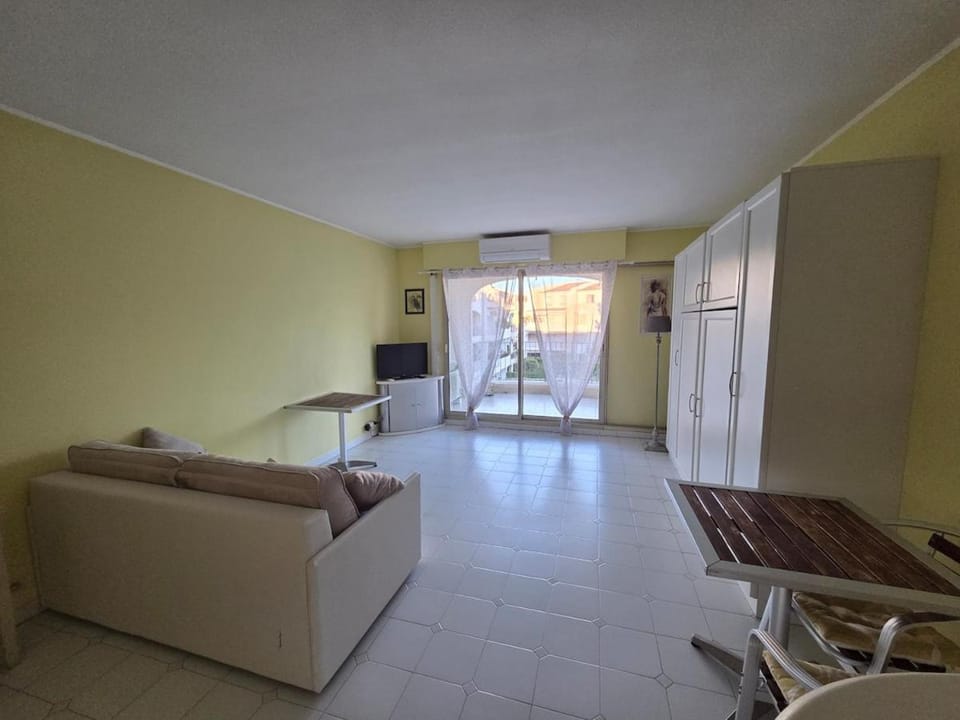 Quiet studio in Mandelieu-la-Napoule Apartment in Mandelieu-La Napoule
