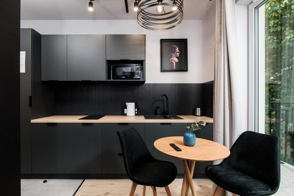 TV and multimedia, Kitchen or kitchenette, Seating area