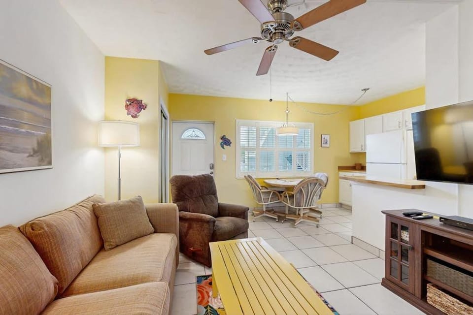 Buccaneer Hideaway Apartment in Deerfield Beach