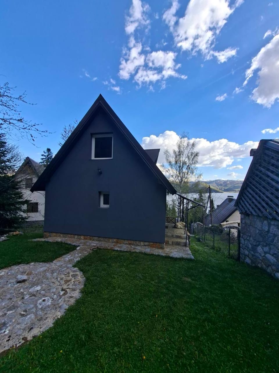 Lakeview Mavrovo Villa - Your Escape to Tranquility Villa in North Macedonia