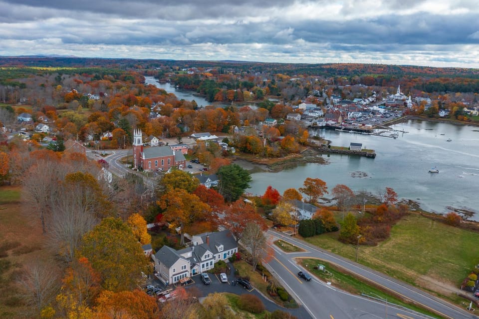 The Manor Bed and Breakfast Bed and Breakfast in Damariscotta