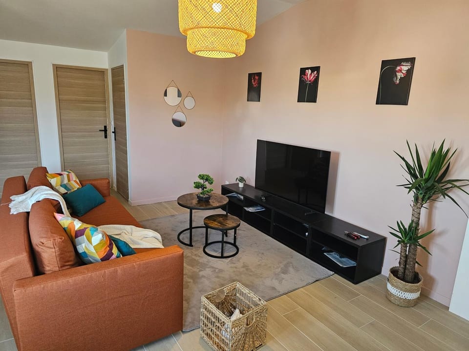 TV and multimedia, Living room, Seating area