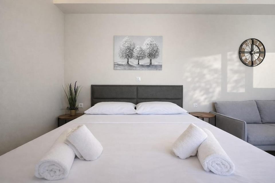 Sunny Minimal Studio Near Metro by ΜΡS Apartment in Central Athens Regional Unit, Greece