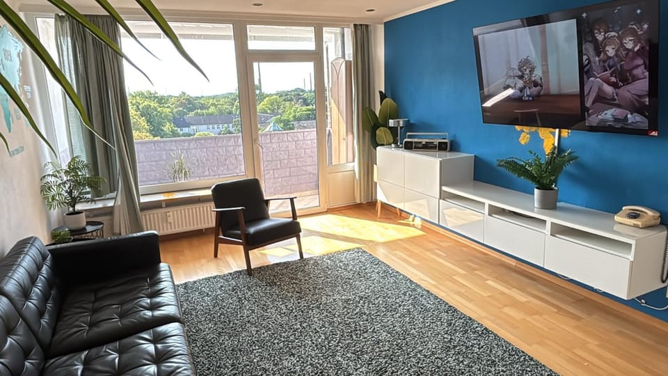 Quiet & Secure Modern Flat with Great View Apartment in Duisburg