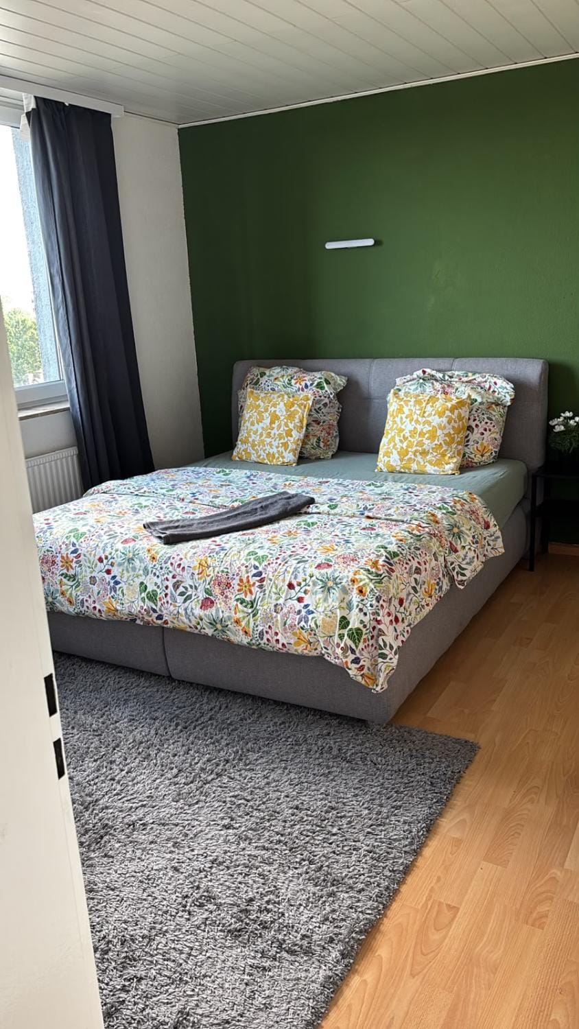 Quiet & Secure Modern Flat with Great View Apartment in Duisburg