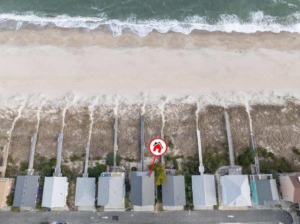 Smile Maker by Carolina Getaway House in Carolina Beach
