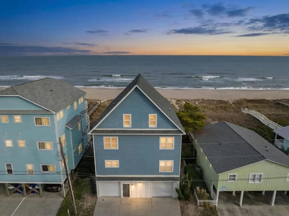 Smile Maker by Carolina Getaway House in Carolina Beach