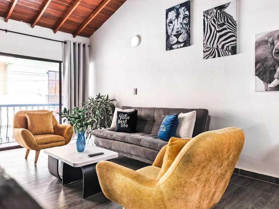 Living room, Seating area